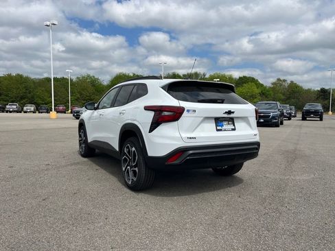 New 2026 Chevrolet Trax RS w/ Driver Confidence Package FWD image 3