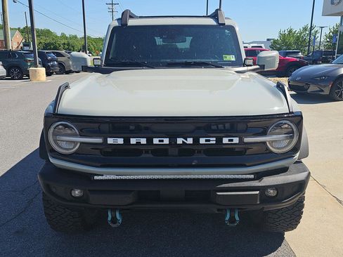 Used 2022 Ford Bronco Outer Banks w/ Sasquatch Package AWD/4WD image 2