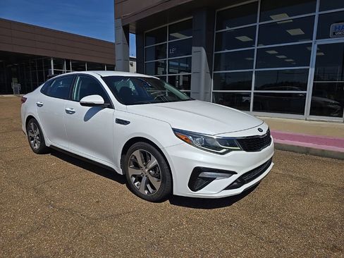 Used 2020 Kia Optima S FWD image 1