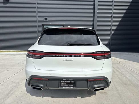 Certified 2025 Porsche Macan image 12