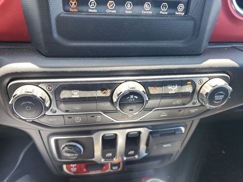 Used 2021 Jeep Wrangler Rubicon AWD/4WD image 24
