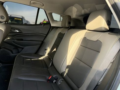 Used 2025 Chevrolet Trax ACTIV w/ Driver Confidence Package image 10