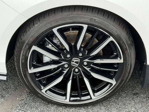 Certified 2025 Honda Accord Touring image 5