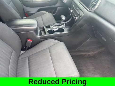 Used 2022 Kia Sportage LX AWD/4WD image 34