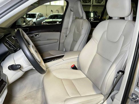 Used 2016 Volvo XC90 T6 Momentum w/ Momentum Plus Package AWD/4WD image 26