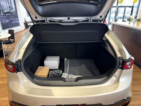 New 2026 MAZDA MAZDA3 Hatchback w/Premium Plus Pkg image 10