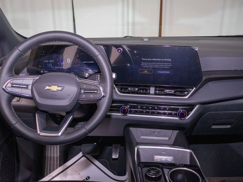 New 2026 Chevrolet Equinox LT w/ Convenience Package II FWD image 13