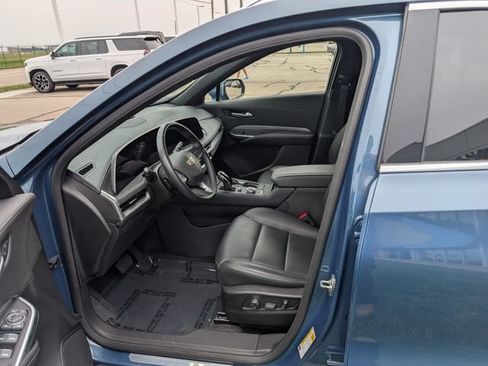 Used 2025 Cadillac XT4 Premium Luxury AWD/4WD image 14
