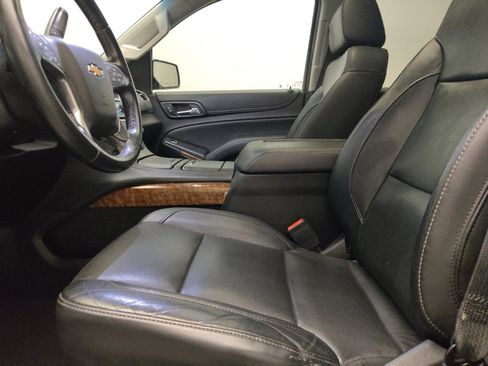 Used 2019 Chevrolet Tahoe Premier RWD image 17