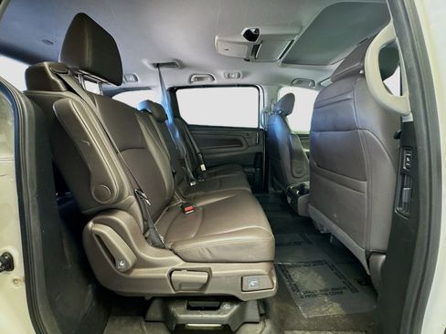 Used 2018 Honda Odyssey Touring image 18