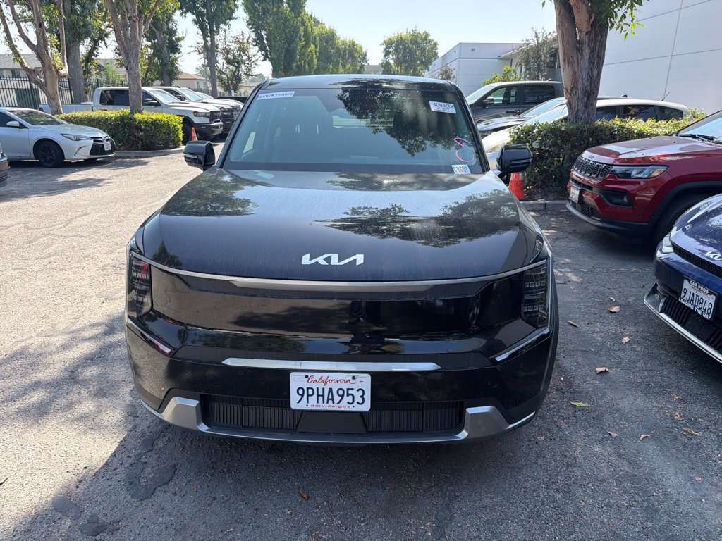 Used 2024 Kia EV9 Light Long Range RWD image 1