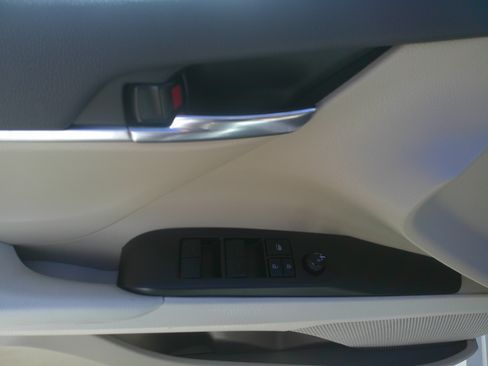 Used 2023 Toyota Camry LE image 18