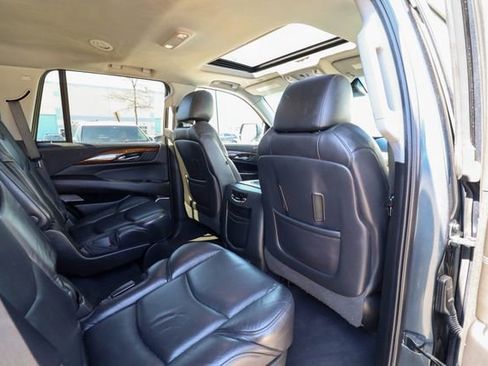 Used 2019 Cadillac Escalade Luxury image 51