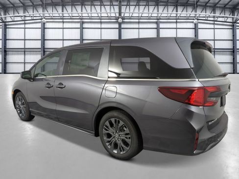 New 2026 Honda Odyssey Touring image 2