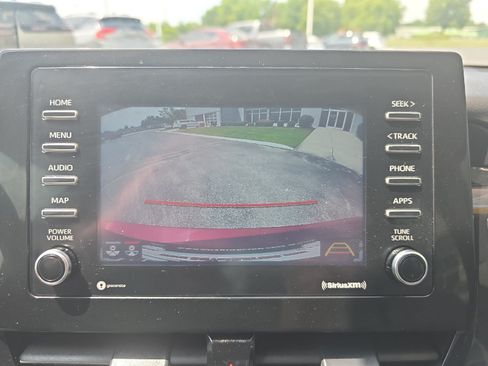 Used 2021 Toyota Camry SE FWD image 29