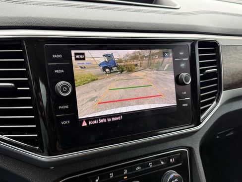 Used 2018 Volkswagen Atlas SEL Premium image 24