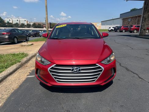 Used 2017 Hyundai Elantra SE w/ SE A/T Tech Package 03 FWD image 2