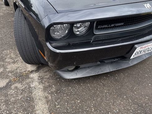 Used 2010 Dodge Challenger R/T RWD image 3