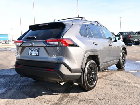 Used 2020 Toyota RAV4 LE image 6