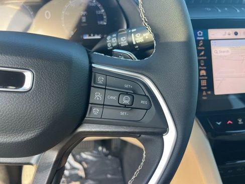 New 2026 Jeep Grand Cherokee Limited AWD/4WD image 12