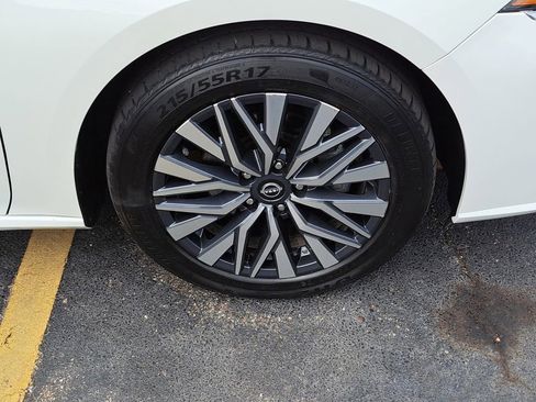 Used 2023 Nissan Altima 2.5 SV FWD image 7