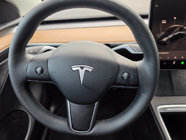 Used 2025 Tesla Model Y Long Range AWD/4WD image 30