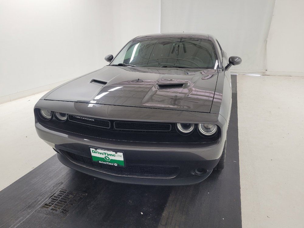 Used 2016 Dodge Challenger SXT w/ Sound Group RWD image 15