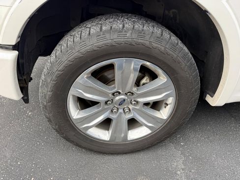 Used 2017 Ford F150 Platinum w/ Equipment Group 701A Luxury image 2