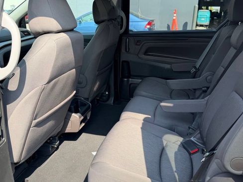 Used 2019 Honda Odyssey EX image 10