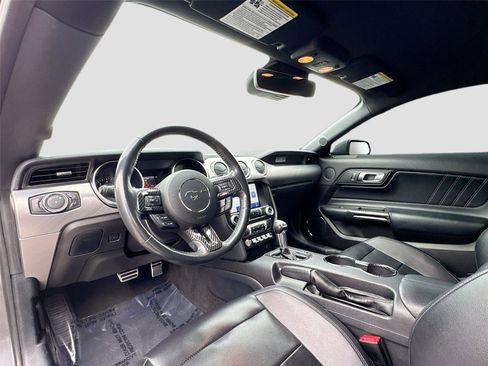 Used 2021 Ford Mustang Premium image 9