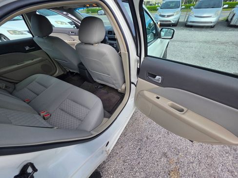 Used 2012 Ford Fusion SE FWD image 18