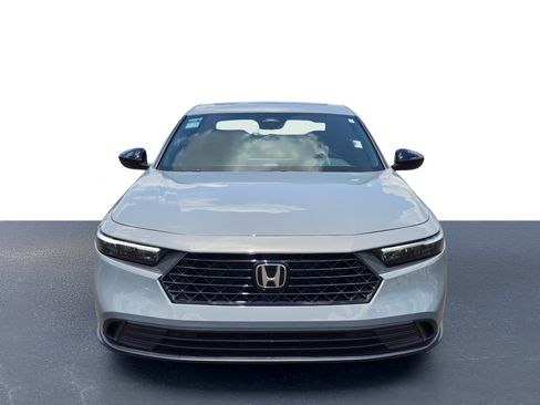 Used 2025 Honda Accord Sport image 2