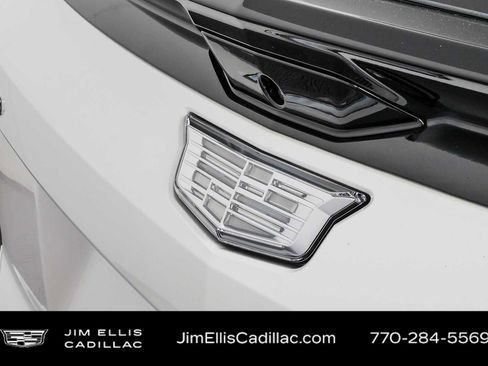 Used 2025 Cadillac Optiq Luxury 2 w/ LPO, Floor Liner Package AWD/4WD image 36