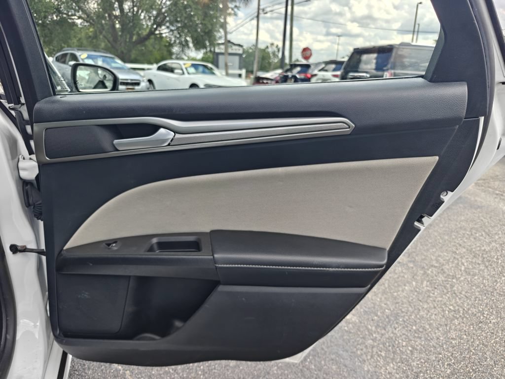 Used 2018 Ford Fusion S FWD image 29