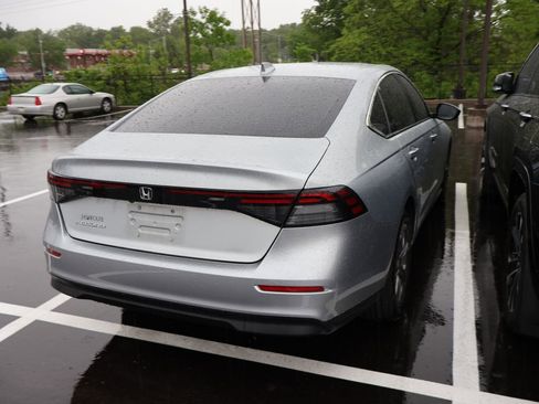 Used 2024 Honda Accord EX image 7