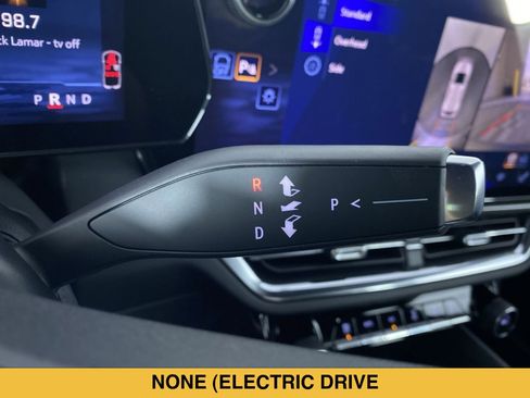 Certified 2026 Chevrolet Equinox EV LT w/ Comfort Package FWD image 8