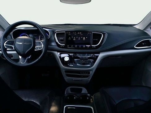 Used 2022 Chrysler Pacifica Touring-L AWD/4WD image 21