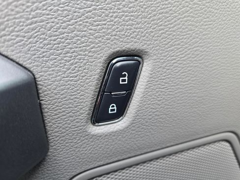 Used 2017 Ford F250 XLT w/ XLT Value Package image 27