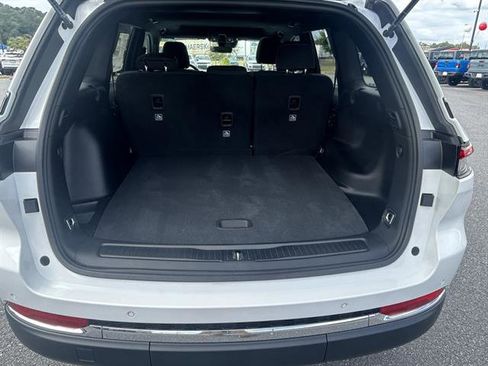 New 2025 Jeep Grand Cherokee Laredo X image 9