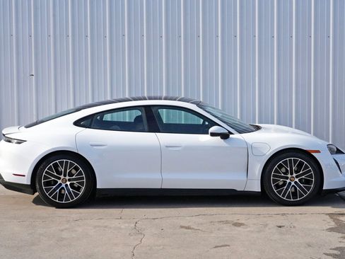 Used 2023 Porsche Taycan 4S w/ Premium Package image 54