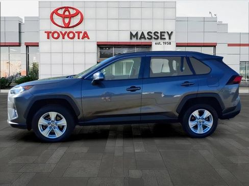 Used 2021 Toyota RAV4 XLE image 6