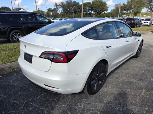 Used 2023 Tesla Model 3 Standard Range image 5