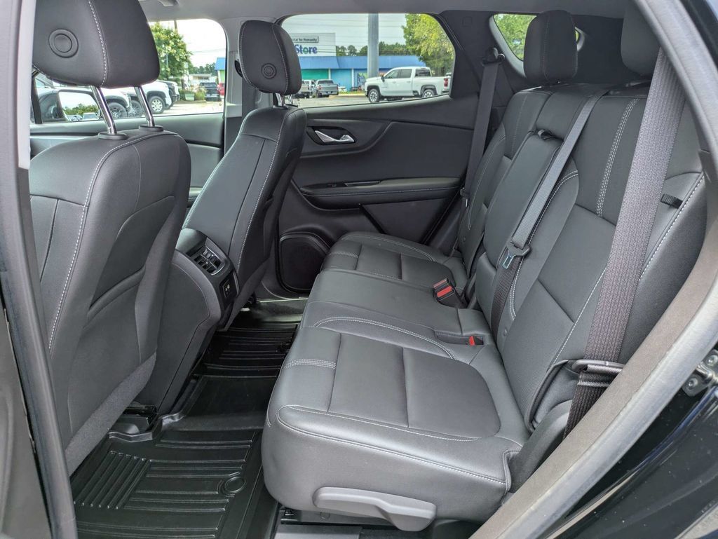 Used 2024 Chevrolet Blazer LT w/ Midnight/Sport Edition FWD image 15