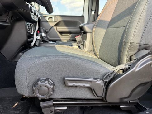 Used 2024 Jeep Wrangler Sport AWD/4WD image 10