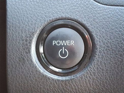 Used 2025 Toyota Camry SE image 25