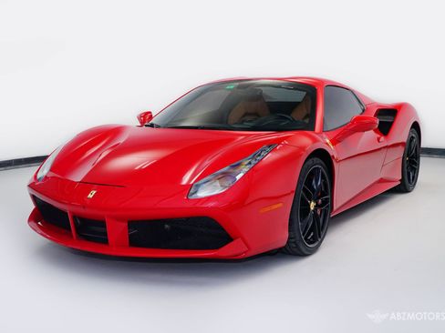 Used 2018 Ferrari 488 Spider RWD image 2