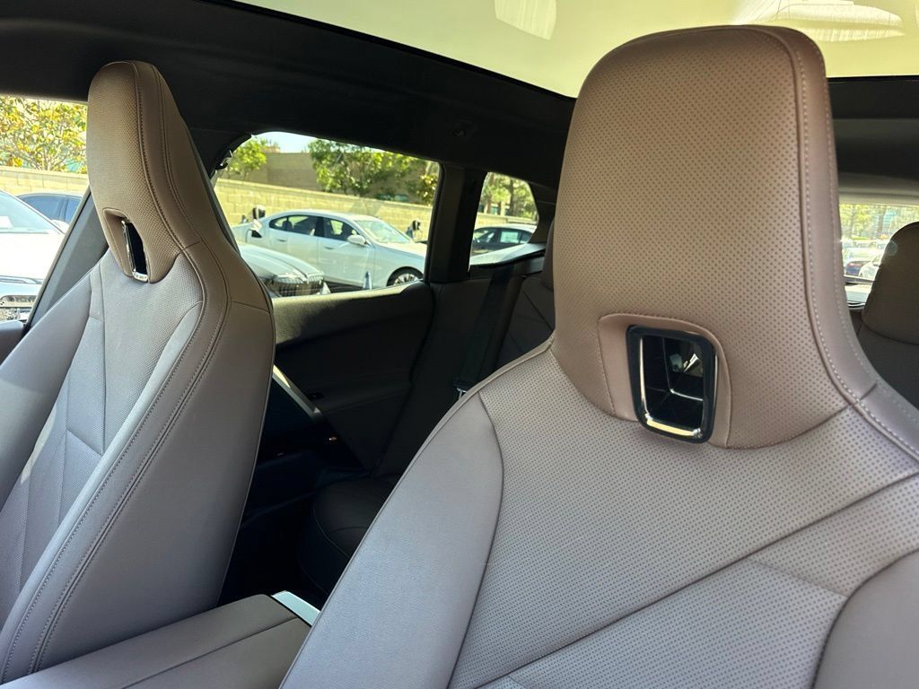 Used 2024 BMW iX xDrive50 w/ Sport Package AWD/4WD image 19