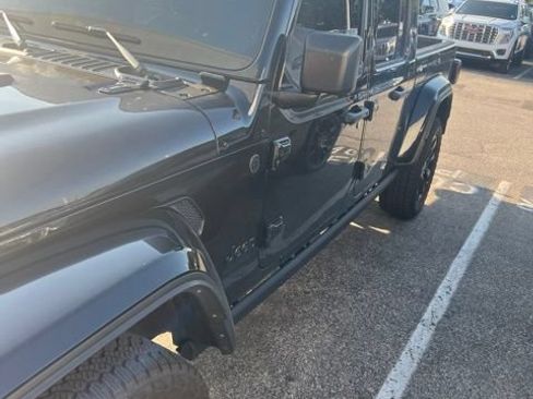 Used 2025 Jeep Gladiator Sport AWD/4WD image 3