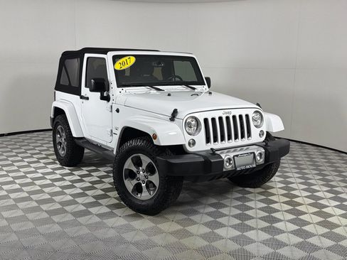 Used 2017 Jeep Wrangler Sahara w/ Dual Top Group AWD/4WD image 2