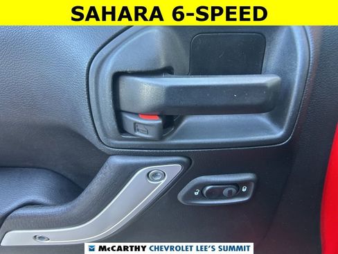 Used 2018 Jeep Wrangler Unlimited Sahara w/ Dual Top Group image 18